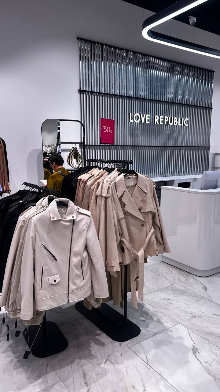 А в Love Republic , меж тем, уже начинается распродажа ☝️Ещё чуть-чуть и наступ…