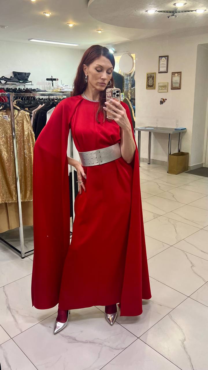 Если хотите запомниться, выбирайте красный!❤️❤️❤️
